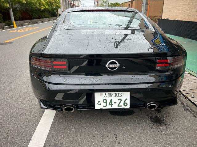 フェアレディZ ベースグレード 6速MT フルセグナビ バックカメラ Bluetooth接続 レーダークルーズコントロール キーレス プッシュスタート マット(4枚目)