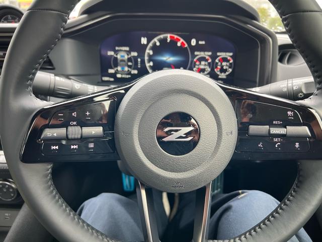 フェアレディZ ベースグレード 6速MT フルセグナビ バックカメラ Bluetooth接続 レーダークルーズコントロール キーレス プッシュスタート マット(9枚目)