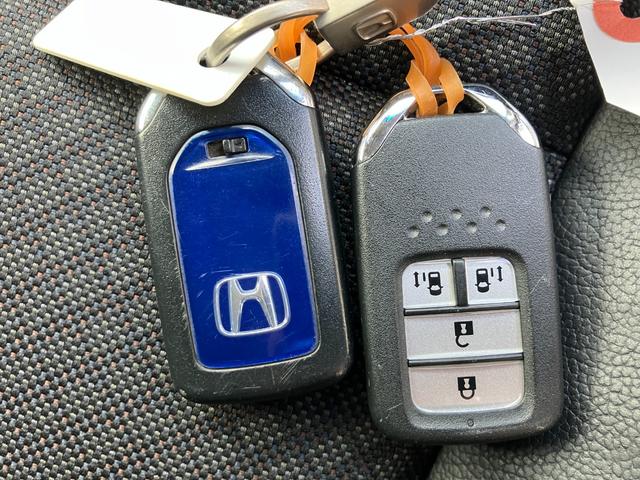 フリードハイブリッド ACC 純正10インチナビ 両側パワースライド ETC ドラレコ コーナーセンサー 横滑り防止装置(22枚目)