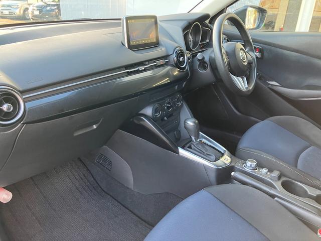 デミオ 13S 純正フルセグナビ/LEDヘッドライト/スマートキー(4枚目)