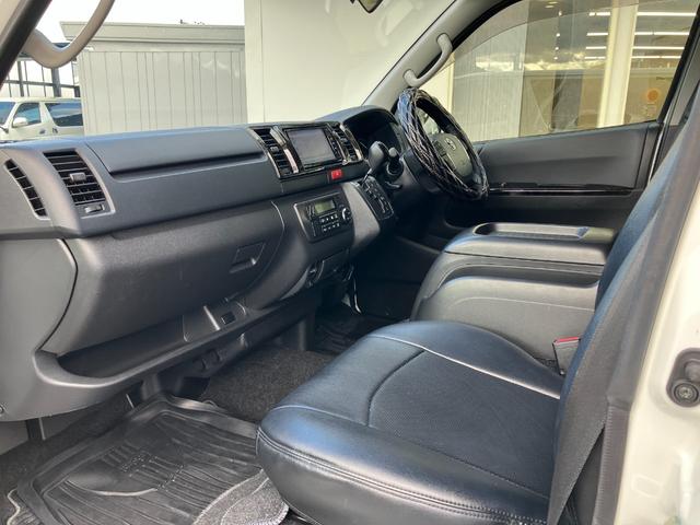 ハイエースバン スーパーGL ダークプライム ヒッチメンバー/ストラーダ ナビ/定員2(5)名(10枚目)