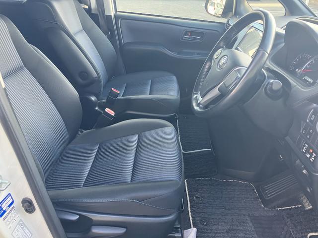 ヴォクシー ZS 煌II 純正インチナビ/フリップダウンモニター/トヨタセーフティセンス(9枚目)