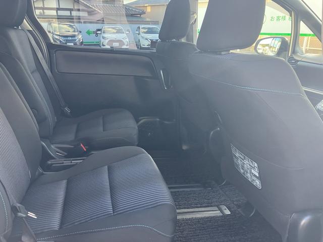 ヴォクシー ZS 煌II 純正インチナビ/フリップダウンモニター/トヨタセーフティセンス(13枚目)