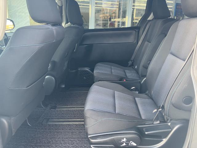 ヴォクシー ZS 煌II 純正インチナビ/フリップダウンモニター/トヨタセーフティセンス(14枚目)