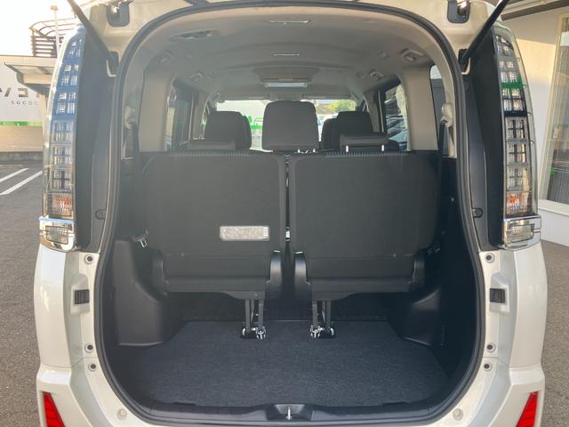 ヴォクシー ZS 煌II 純正インチナビ/フリップダウンモニター/トヨタセーフティセンス(17枚目)