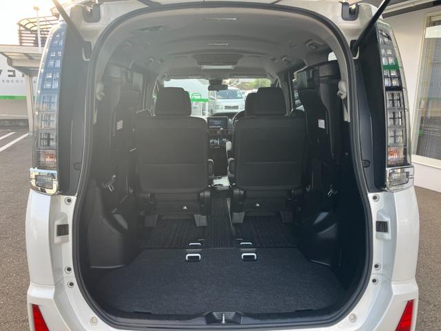 ヴォクシー ZS 煌II 純正インチナビ/フリップダウンモニター/トヨタセーフティセンス(19枚目)