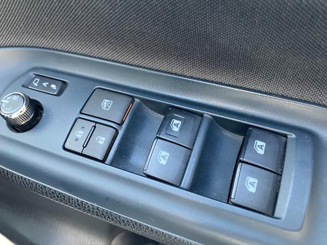 ヴォクシー ZS 煌II 純正インチナビ/フリップダウンモニター/トヨタセーフティセンス(25枚目)