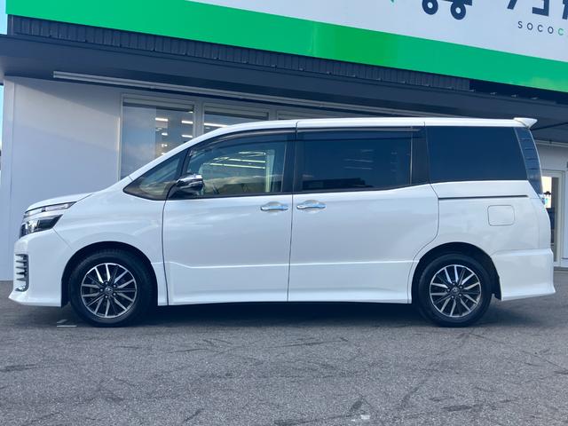 ヴォクシー ZS 煌II 純正インチナビ/フリップダウンモニター/トヨタセーフティセンス(28枚目)