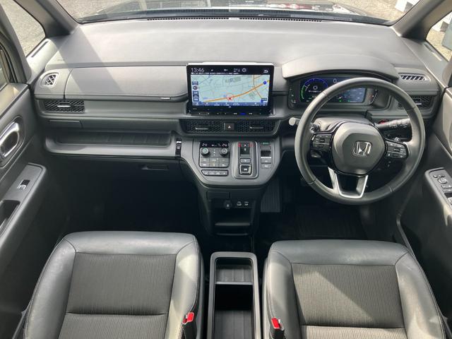 ステップワゴン ｅ：ＨＥＶスパーダ　アダプティブクルーズコントロール／ハーフレザーシート（2枚目）