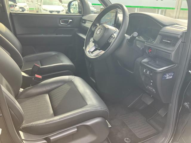 ステップワゴン ｅ：ＨＥＶスパーダ　アダプティブクルーズコントロール／ハーフレザーシート（6枚目）