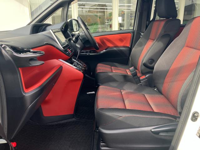 ヴォクシー ZS 純正9インチナビ/クルーズコントロール/トヨタセーフティーセンス/純正AW/純正フリップダウンモニター /ETC(9枚目)