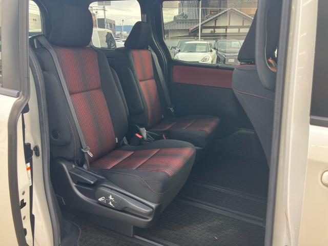 ヴォクシー ZS 純正9インチナビ/クルーズコントロール/トヨタセーフティーセンス/純正AW/純正フリップダウンモニター /ETC(11枚目)