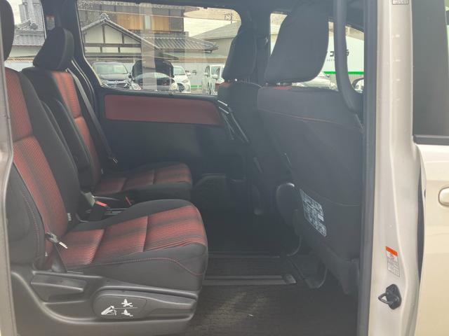 ヴォクシー ZS 純正9インチナビ/クルーズコントロール/トヨタセーフティーセンス/純正AW/純正フリップダウンモニター /ETC(12枚目)