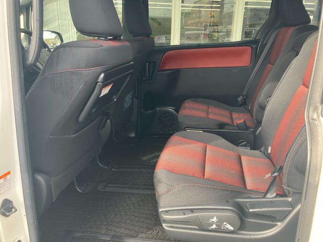 ヴォクシー ZS 純正9インチナビ/クルーズコントロール/トヨタセーフティーセンス/純正AW/純正フリップダウンモニター /ETC(14枚目)