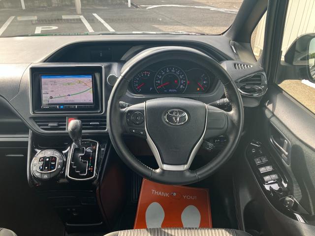 ヴォクシー ZS 社外フルセグナビ/ビルトインETC/社外フリップダウンモニター(18枚目)