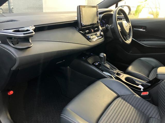 カローラツーリング ハイブリッド　ダブルバイビー　ステアリングヒーター／フロントフォグ／ブラインドスポットモニター／オートブレーコホールド／スタッドレスタイヤ（9枚目）