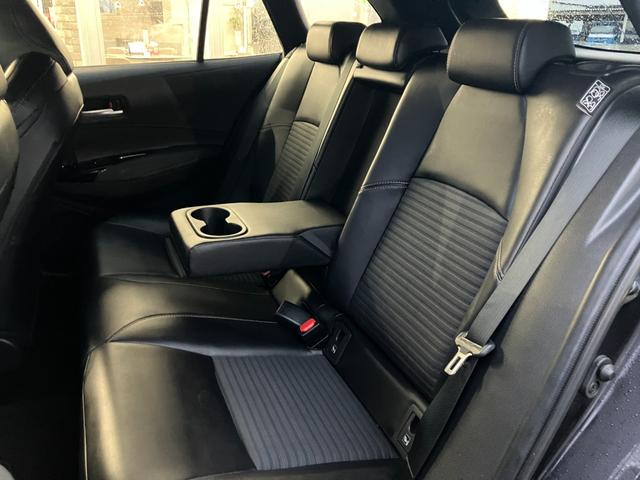 カローラツーリング ハイブリッド　ダブルバイビー　ステアリングヒーター／フロントフォグ／ブラインドスポットモニター／オートブレーコホールド／スタッドレスタイヤ（12枚目）