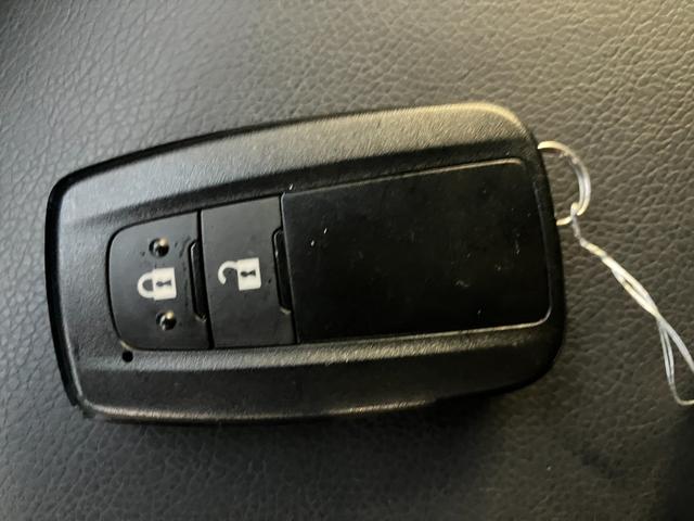 カローラツーリング ハイブリッド　ダブルバイビー　ステアリングヒーター／フロントフォグ／ブラインドスポットモニター／オートブレーコホールド／スタッドレスタイヤ（22枚目）