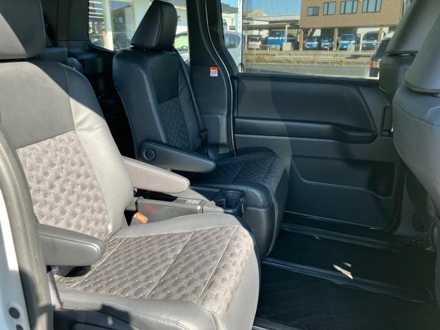 ヴォクシー Ｓ－Ｚ　純正ナビ／バックカメラ／フリップダウンモニター／Ｂｌｕｅｔｏｏｔｈ／アダプティブクルーズコントロール／両側電動スライドドア／ＬＥＤヘッドライト／ドライブレコーダー／ＥＴＣ２．０（12枚目）