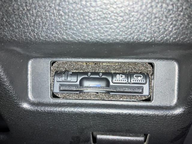 スペーシアカスタム ハイブリッドＸＳ　全方位モニター／ハーフレザーシート／スズキセーフティサポート／両側パワースライドドア／純正ナビフルセグＴＶ／純正１５インチＡＷ（25枚目）