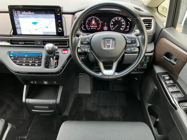 オデッセイ アブソルート・ＥＸ　純正ナビ／全方位カメラ／ＥＴＣ／フリップダウン／パワーシート／ドライブレコーダー／両側電動スライドドア／純正ＡＷ／クルーズコントロール／ハーフレザー／アイドリングストップ／パドルシフト（16枚目）