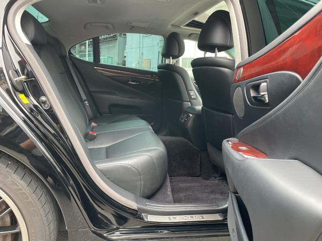 ＬＳ ＬＳ４６０　バージョンＳ　Ｉパッケージ　サンルーフ！社外アルミホイール（28枚目）