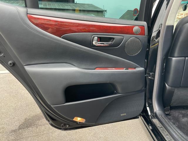 ＬＳ ＬＳ４６０　バージョンＳ　Ｉパッケージ　サンルーフ！社外アルミホイール（33枚目）