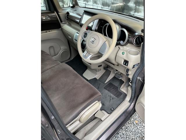 Ｎ－ＢＯＸ ２トーンカラースタイル　Ｇ　ＳＳパッケージ　純正ナビ　バックカメラ　ＥＴＣ　両側パワースライドドア　あんしんパッケージ　純正アルミホイール　Ｂｌｕｅｔｏｏｔｈ対応　オートエアコン（5枚目）