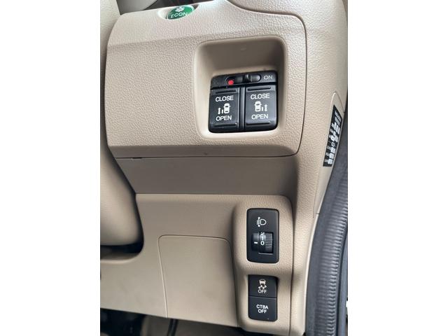 Ｎ－ＢＯＸ ２トーンカラースタイル　Ｇ　ＳＳパッケージ　純正ナビ　バックカメラ　ＥＴＣ　両側パワースライドドア　あんしんパッケージ　純正アルミホイール　Ｂｌｕｅｔｏｏｔｈ対応　オートエアコン（12枚目）