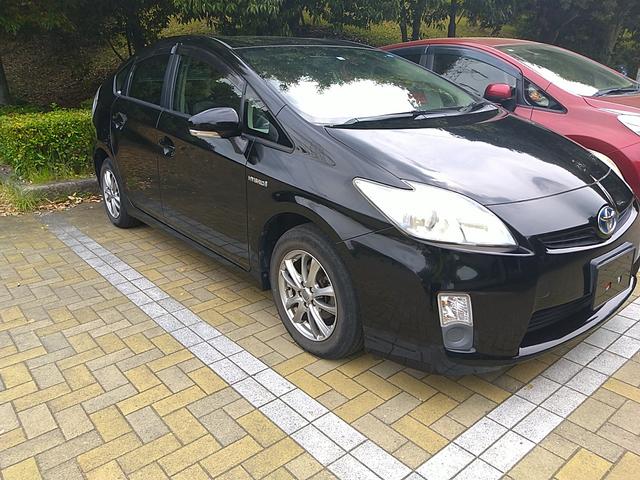 プリウス Ｌ　ＣＤ　ＤＶＤ　テレビ　ナビ　ＥＴＣ　キーレス　電格ミラー　オートエアコン　プッシュスタート（3枚目）