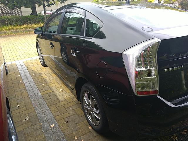 プリウス Ｌ　ＣＤ　ＤＶＤ　テレビ　ナビ　ＥＴＣ　キーレス　電格ミラー　オートエアコン　プッシュスタート（6枚目）