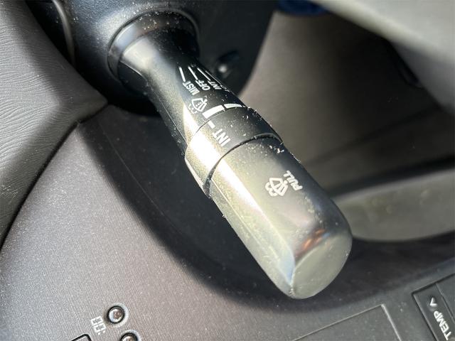 プリウス Ｌ　ＣＤ　ＤＶＤ　テレビ　ナビ　ＥＴＣ　キーレス　電格ミラー　オートエアコン　プッシュスタート（25枚目）