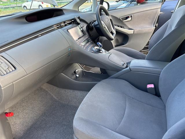 プリウス Ｌ　ＣＤ　ＤＶＤ　テレビ　ナビ　ＥＴＣ　キーレス　電格ミラー　オートエアコン　プッシュスタート（54枚目）