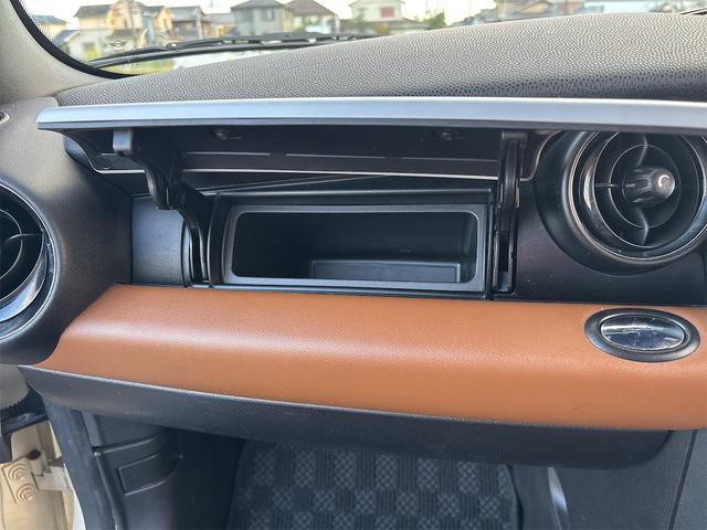 ＭＩＮＩ クーパー　６速ＭＴ　ＥＴＣ　ＰＷ　ＰＳ　ＣＤ　エアコン　純正１６インチアルミ　ハーフレザー　プッシュスタート　電動格納ミラー（25枚目）