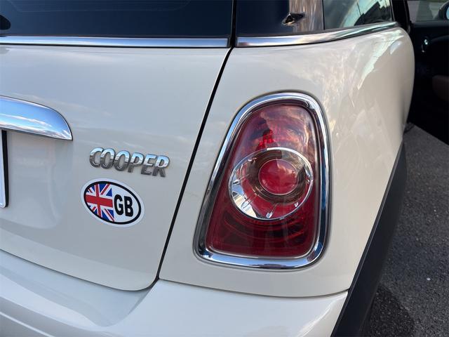 ＭＩＮＩ クーパー　６速ＭＴ　ＥＴＣ　ＰＷ　ＰＳ　ＣＤ　エアコン　純正１６インチアルミ　ハーフレザー　プッシュスタート　電動格納ミラー（41枚目）