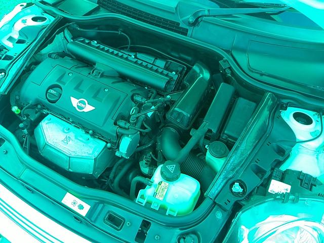 ＭＩＮＩ クーパー　６速ＭＴ　ＥＴＣ　ＰＷ　ＰＳ　ＣＤ　エアコン　純正１６インチアルミ　ハーフレザー　プッシュスタート　電動格納ミラー（44枚目）