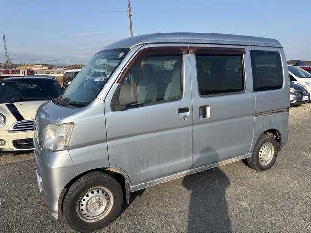 ハイゼットカーゴ デラックスリミテッド　５速ＭＴ　４ＷＤ　エアコン　パワーウィンドウ　パワーステアリング　両側スライドドア　商用車（5枚目）