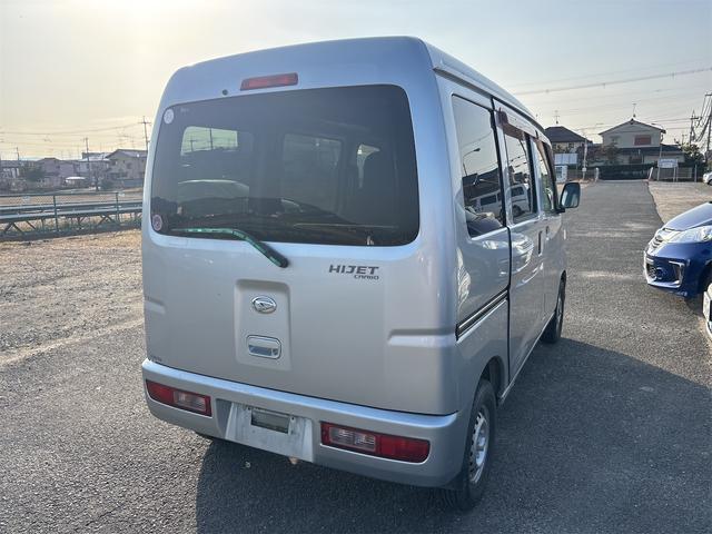 ハイゼットカーゴ デラックスリミテッド　５速ＭＴ　４ＷＤ　エアコン　パワーウィンドウ　パワーステアリング　両側スライドドア　商用車（8枚目）