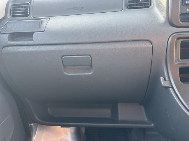 ハイゼットカーゴ デラックスリミテッド　５速ＭＴ　４ＷＤ　エアコン　パワーウィンドウ　パワーステアリング　両側スライドドア　商用車（16枚目）