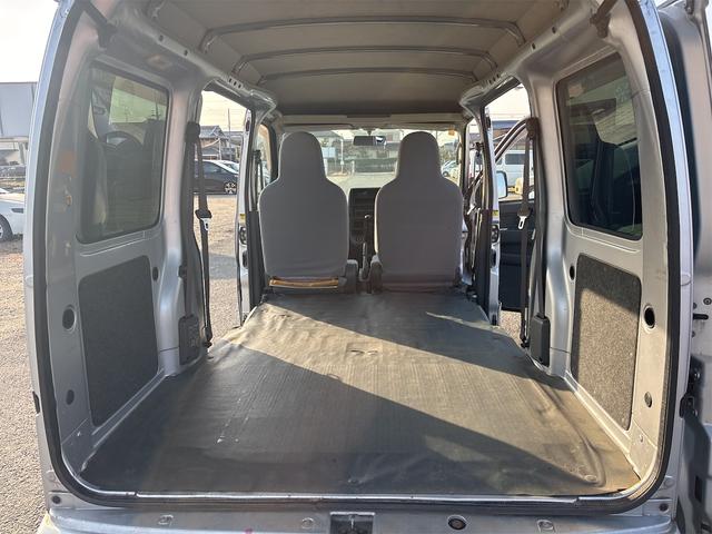 ハイゼットカーゴ デラックスリミテッド　５速ＭＴ　４ＷＤ　エアコン　パワーウィンドウ　パワーステアリング　両側スライドドア　商用車（21枚目）