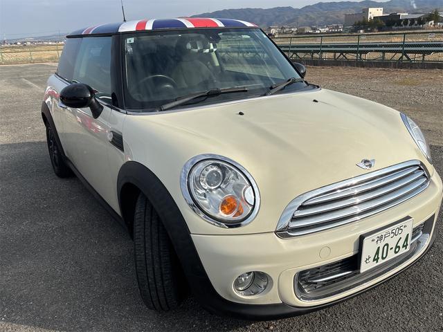 ＭＩＮＩ クーパー　社外ナビ、テレビ、エアコン、バックカメラ、ＥＴＣ、アルミ、ラッピングルーフ（6枚目）