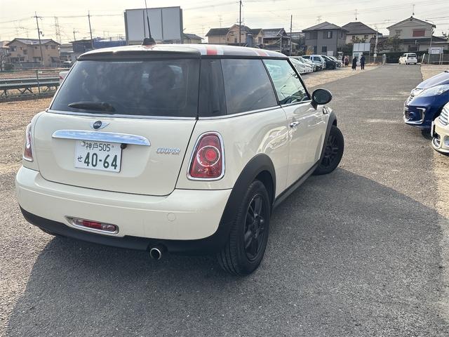 ＭＩＮＩ クーパー　社外ナビ、テレビ、エアコン、バックカメラ、ＥＴＣ、アルミ、ラッピングルーフ（9枚目）
