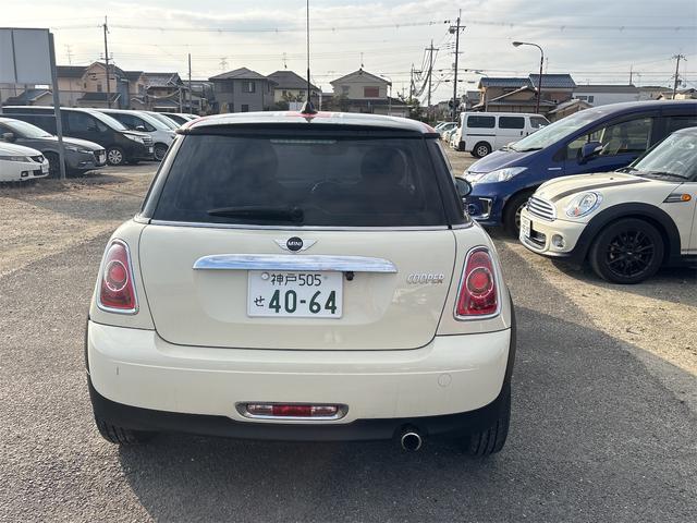 ＭＩＮＩ クーパー　社外ナビ、テレビ、エアコン、バックカメラ、ＥＴＣ、アルミ、ラッピングルーフ（11枚目）