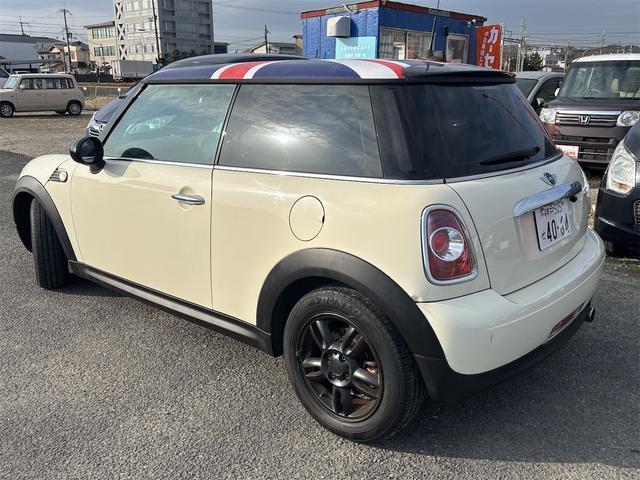 ＭＩＮＩ クーパー　社外ナビ、テレビ、エアコン、バックカメラ、ＥＴＣ、アルミ、ラッピングルーフ（14枚目）