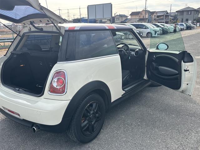 ＭＩＮＩ クーパー　社外ナビ、テレビ、エアコン、バックカメラ、ＥＴＣ、アルミ、ラッピングルーフ（20枚目）