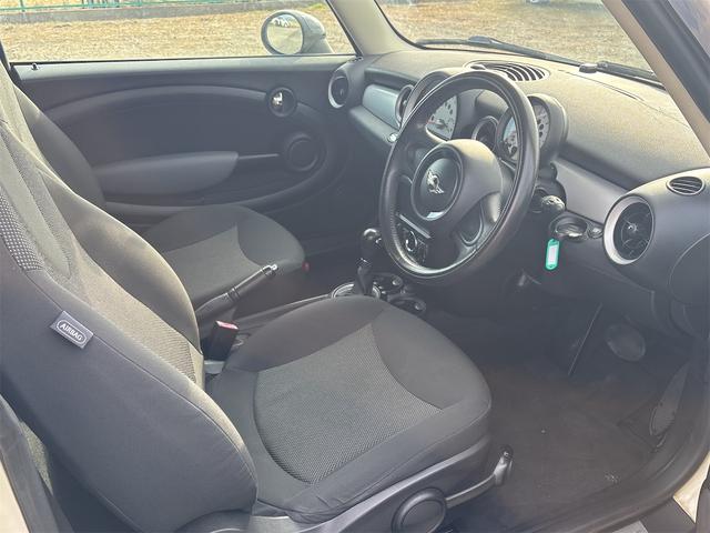 ＭＩＮＩ クーパー　社外ナビ、テレビ、エアコン、バックカメラ、ＥＴＣ、アルミ、ラッピングルーフ（28枚目）