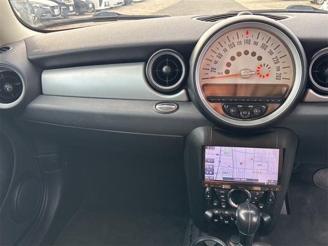 ＭＩＮＩ クーパー　社外ナビ、テレビ、エアコン、バックカメラ、ＥＴＣ、アルミ、ラッピングルーフ（41枚目）