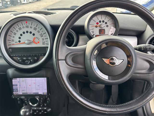 ＭＩＮＩ クーパー　社外ナビ、テレビ、エアコン、バックカメラ、ＥＴＣ、アルミ、ラッピングルーフ（42枚目）