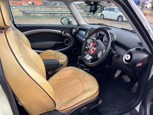 MINI クーパーS クラブマン エアコン ETC デジタルミラー ドラレコ パドルシフト 16インチアルミ PW PS レザー調シートカバー スペアキー(25枚目)