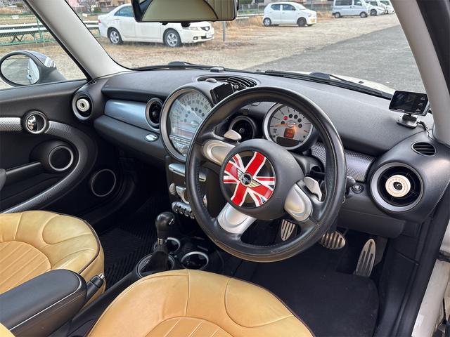 MINI クーパーS クラブマン エアコン ETC デジタルミラー ドラレコ パドルシフト 16インチアルミ PW PS レザー調シートカバー スペアキー(27枚目)